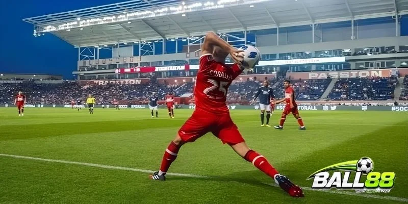 Cách bắt kèo ném biên dựa trên lối chơi hai đội 